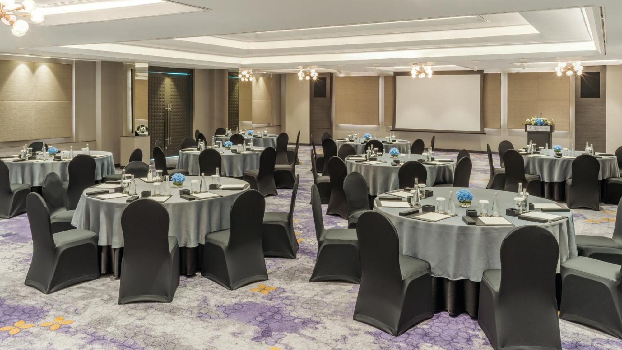 Holiday Inn Bangkok By Ihg Exterior foto